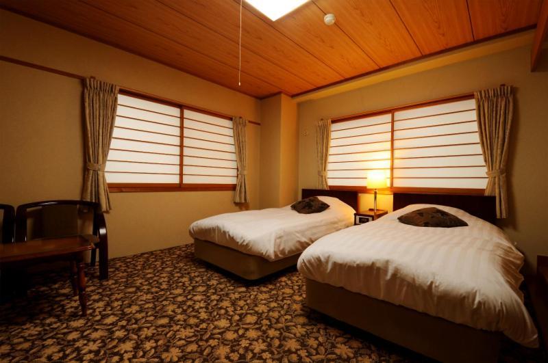 Hakuba Yamano Hotel Экстерьер фото
