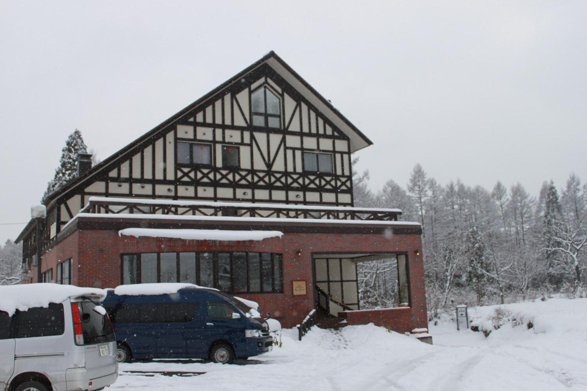 Hakuba Yamano Hotel Экстерьер фото